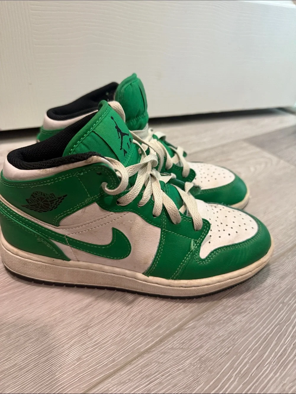 Nike Kids High-Top Sneakers in Green and White